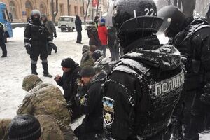 Поліція проводить слідчі дії поблизу ВР у межах розслідування кількох кримінальних проваджень, повідомили в МВС