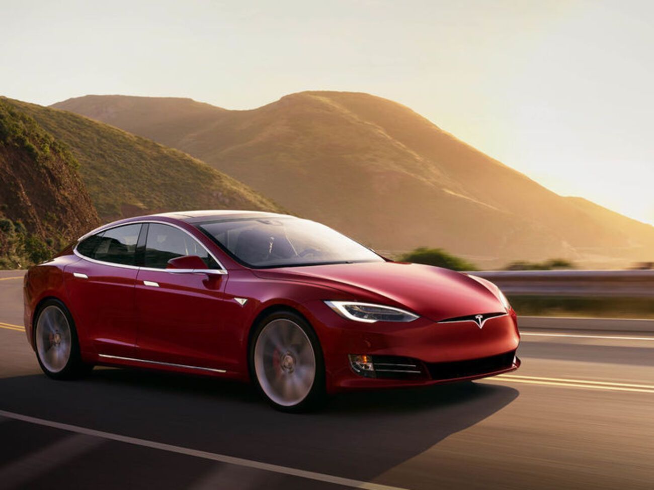Tesla отзывает тысячи автомобилей