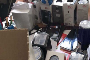 Під час обшуків правоохоронці вилучили підроблені документи та печатки фіктивних підприємств