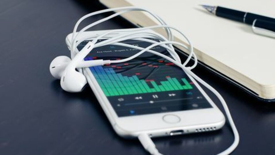 Функцию замедления процессора iPhone можно отключить в настройках телефона