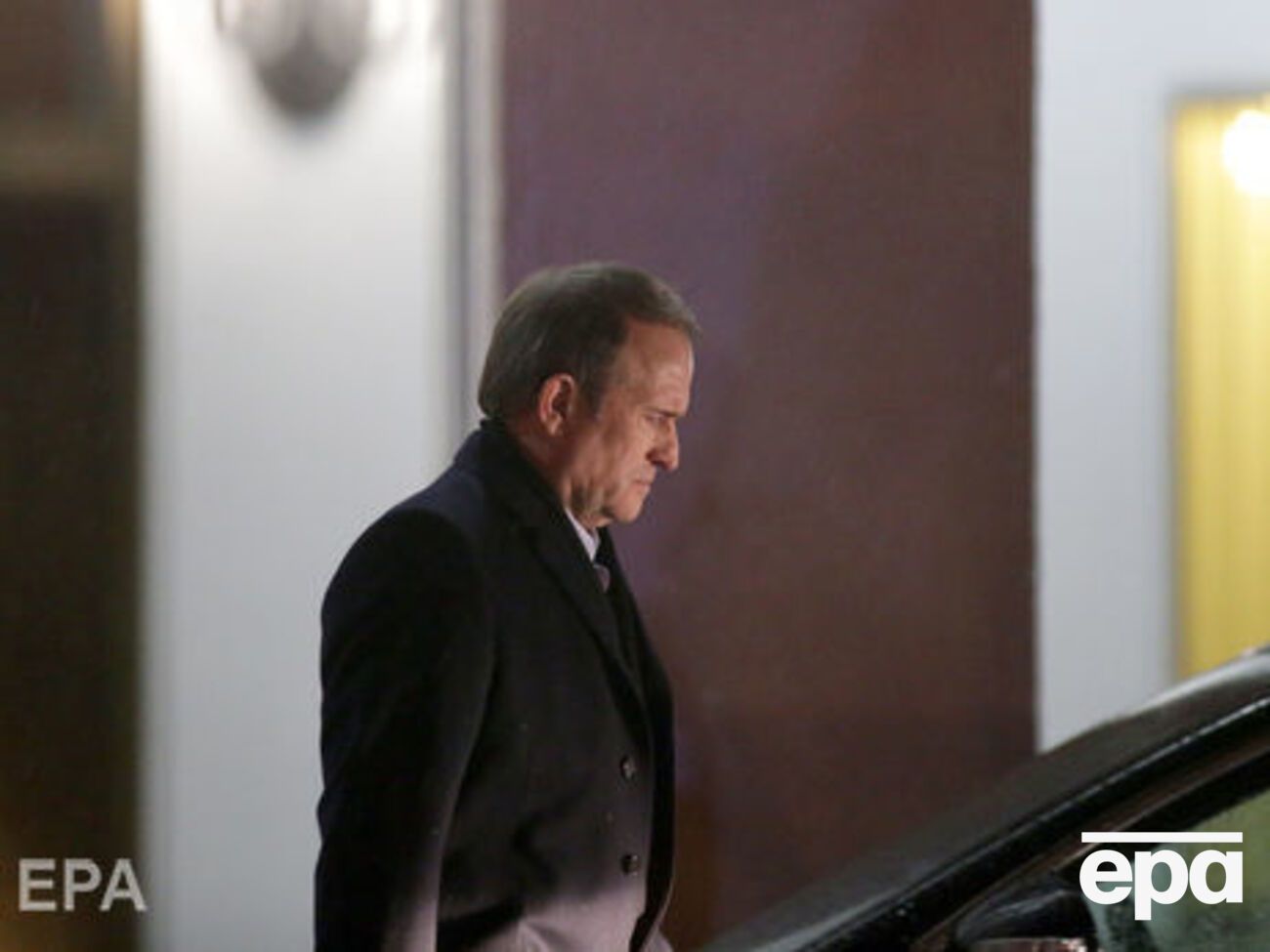 По данным СМИ, Медведчук является кумом Путина