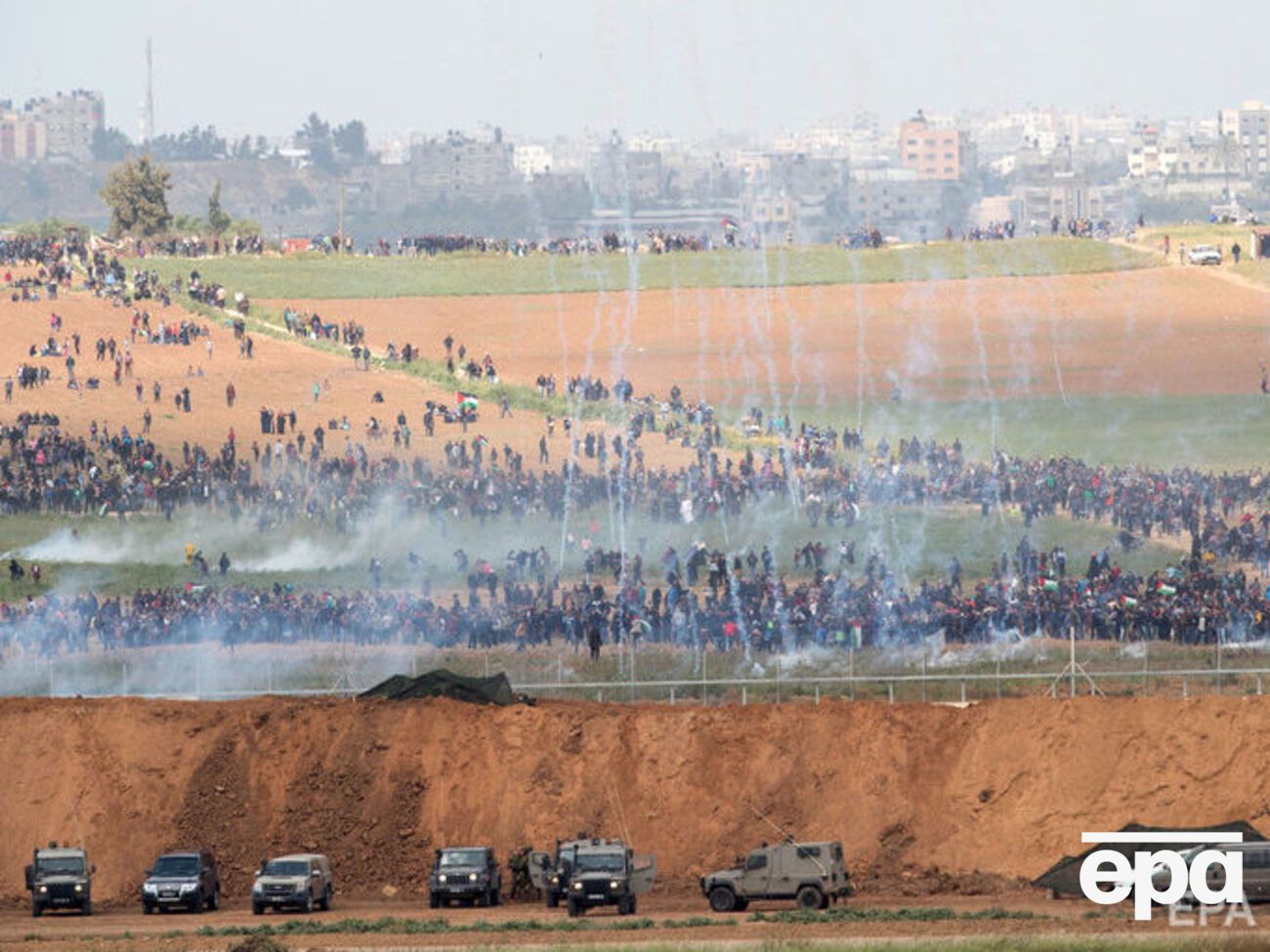 В секторе Газа начались столкновения палестинцев и израильтян