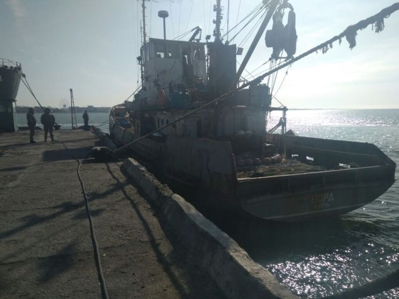 "Норд" после задержания в Азовском море отконвоировали в Бердянск