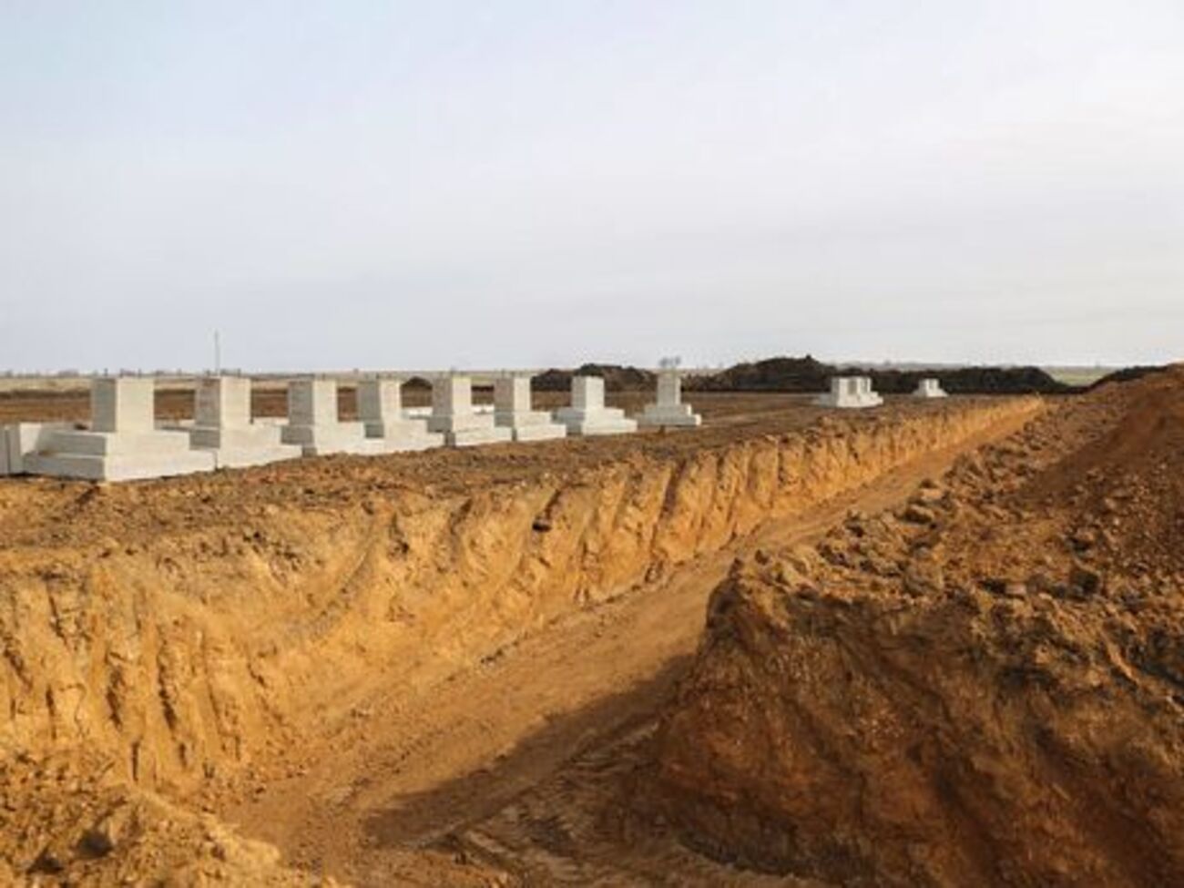 Строительство на полигоне Широкий Лан должны завершить до осени