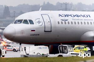 Капитан самолета "Аэрофлота" наблюдал за досмотром из кабины пилота