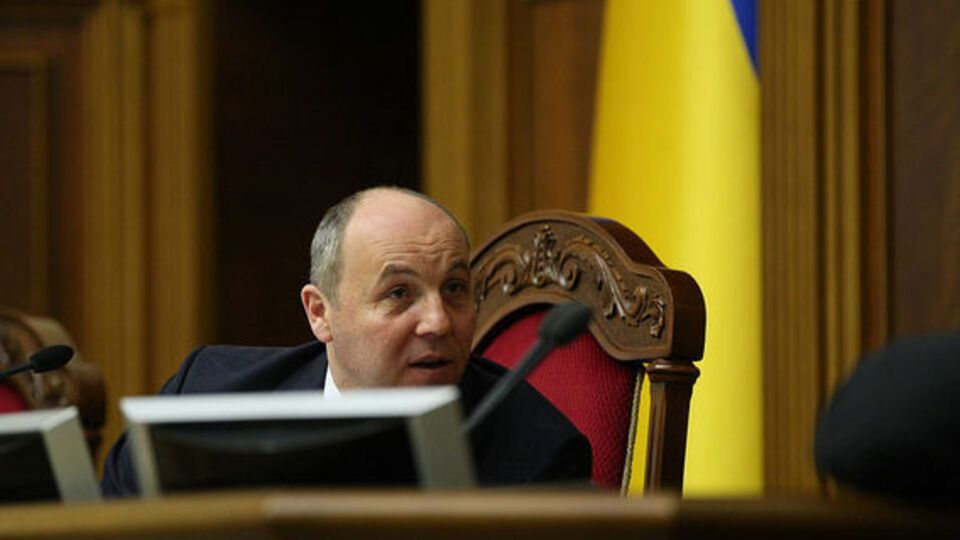 Парубий заявил, что после женитьбы проживал с семьей и отцом в квартире во Львове, где чердак переоборудовали в отдельную мансарду