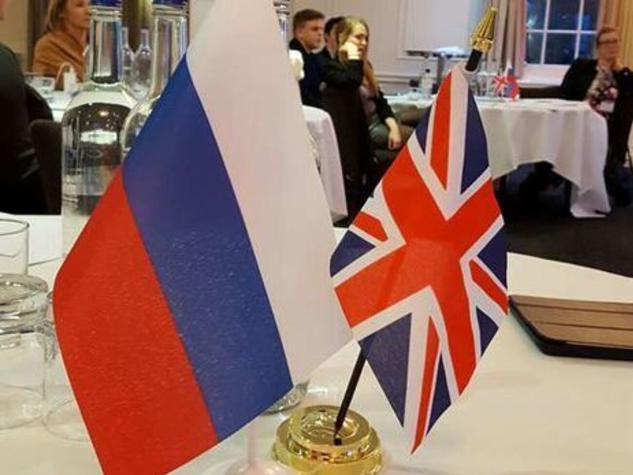 У британському МЗС підтвердили факт огляду російського літака