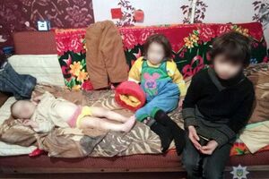 Женщина оставила троих детей без присмотра