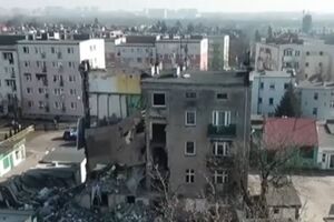 Під завалами будівлі було знайдено тіла двох людей