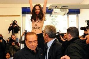 Активістка Femen провела акцію протесту на виборчій дільниці, де голосував Берлусконі