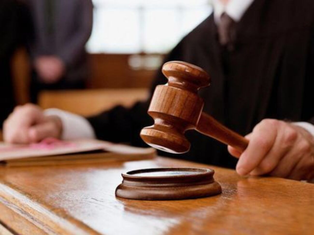 Суд продлил арест Долженкову