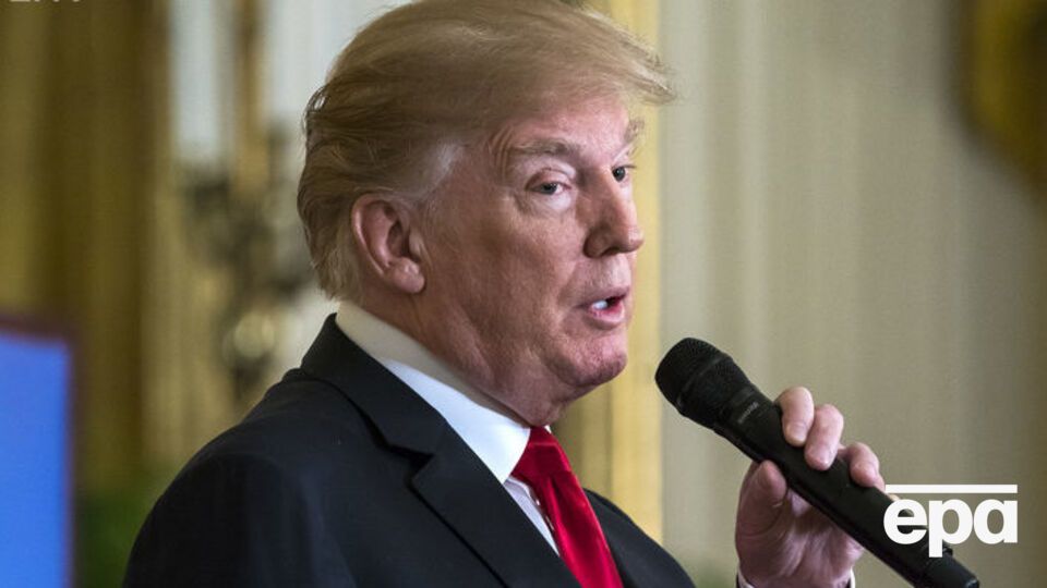 До 1 листопада 2015 року Трамп вів свою виборчу кампанію вже чотири з половиною місяці