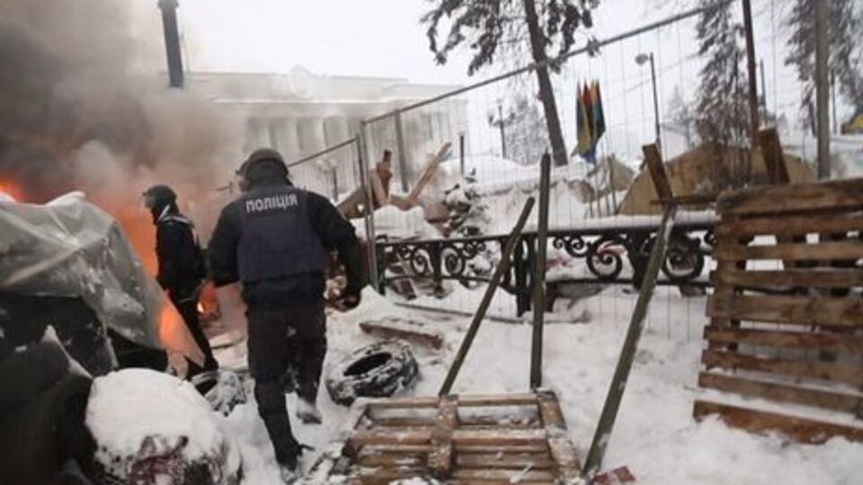 Утром 3 марта 2018 года возле палаточного городка под Верховной Радой в Киеве произошли столкновения между полицией и протестующими