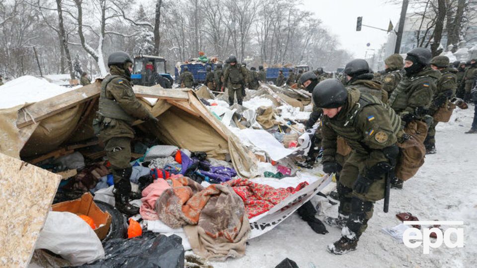Силовики снесли палаточный городок в Киеве