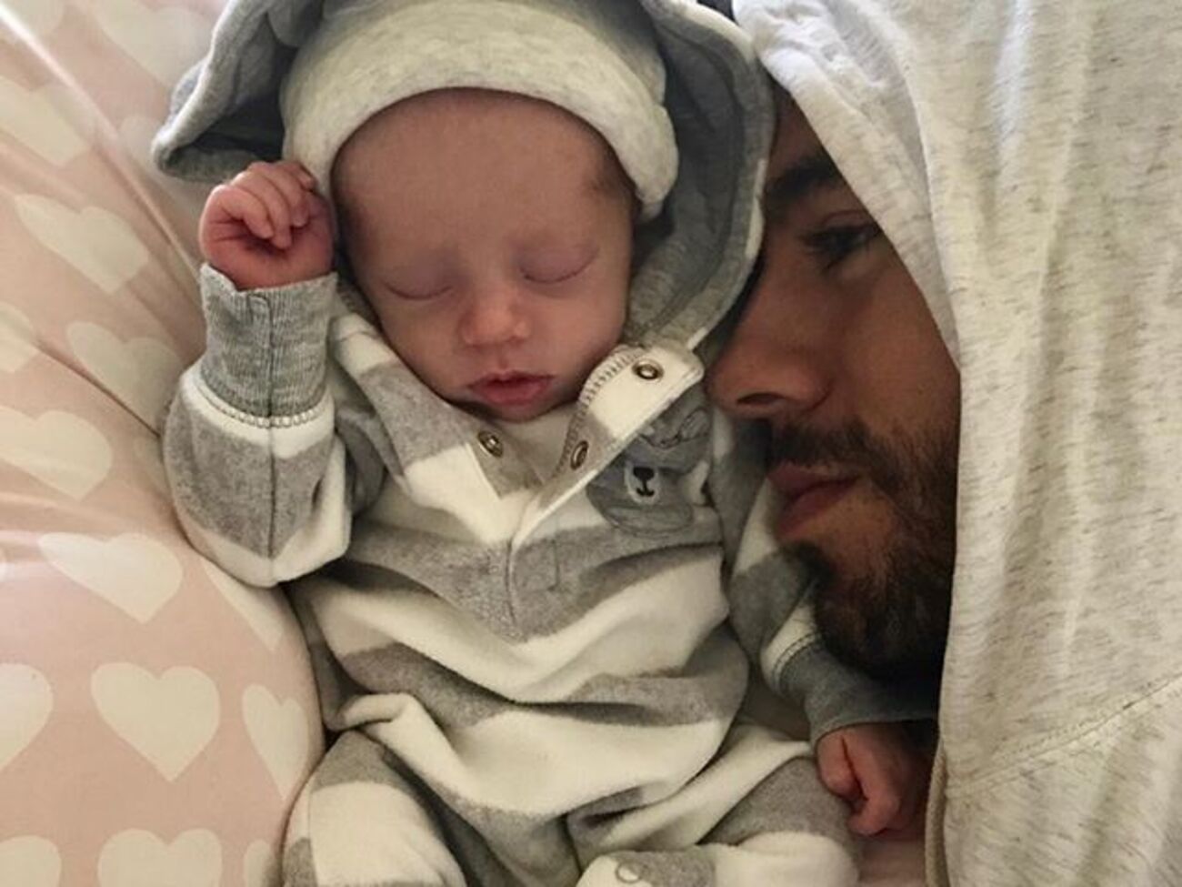 Энрике Иглесиас:&nbsp;Не могу прекратить целовать мой солнечный свет