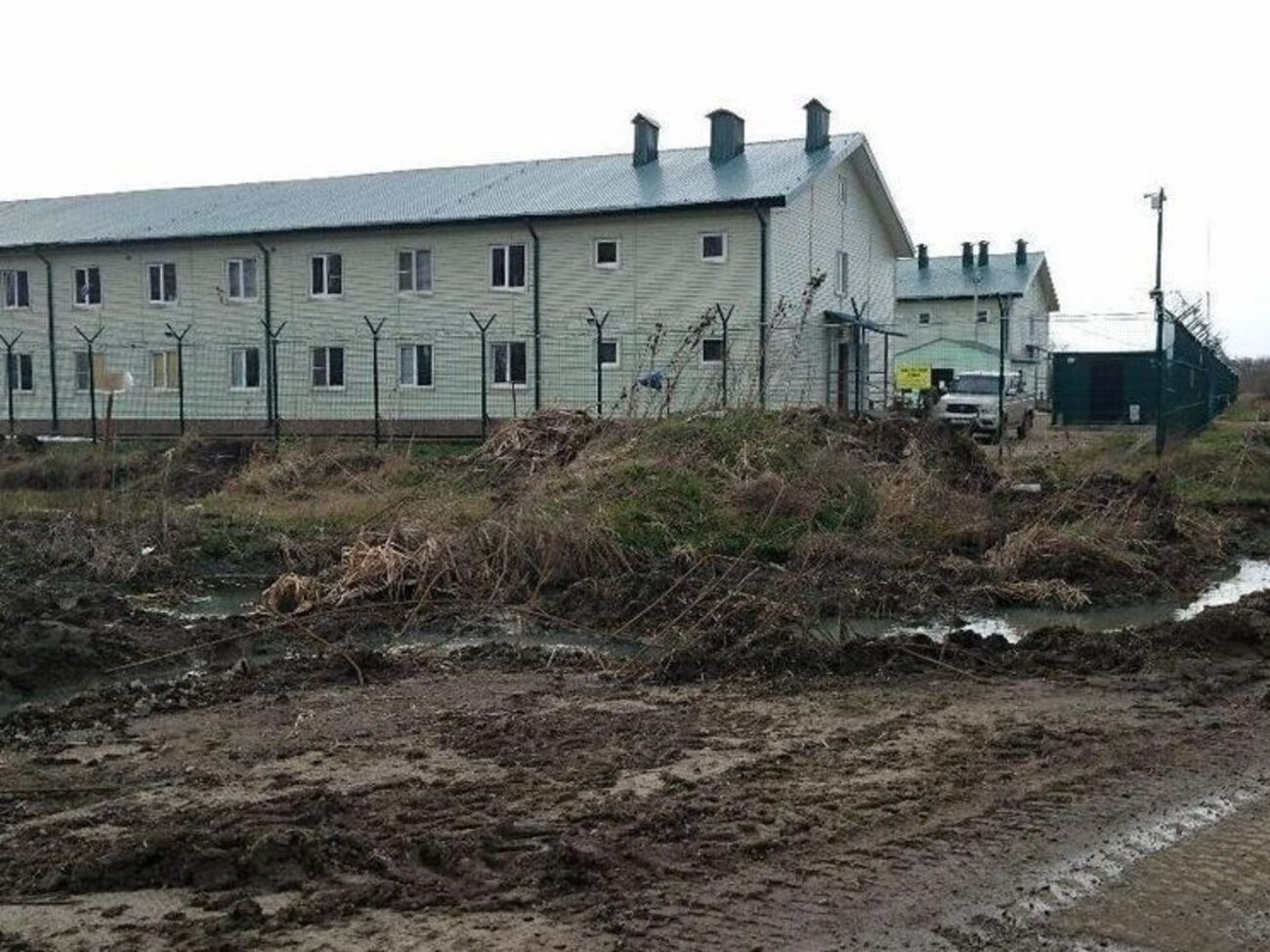 Видеокамеры по периметру базы ЧВК "Вагнер" обращены объективами внутрь, а не наружу