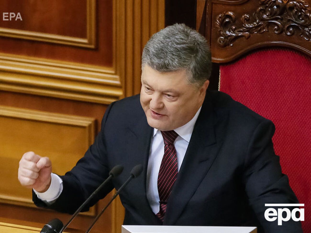 Порошенко: Тепер, коли парламент підтримує мій проект закону майже конституційною більшістю, ми маємо можливість для його обговорення в парламенті