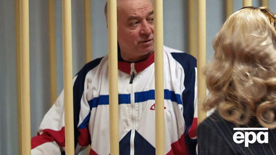 Скрипаля и его дочь нашли на скамейке в торговом центре английского Солсбери 4 марта