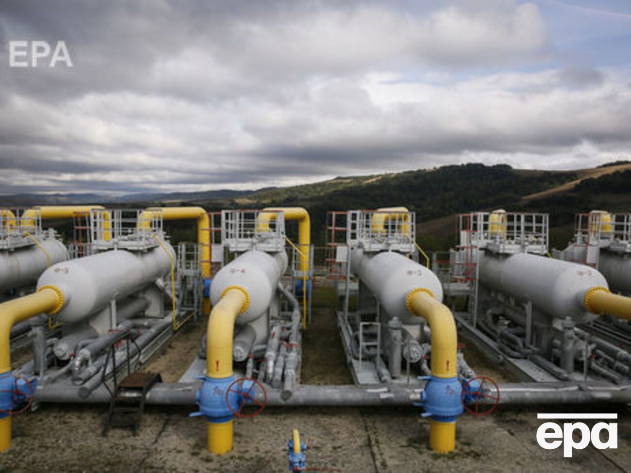 "Газпром" не прекратит поставки газа в Европу после расторжения контрактов с "Нафтогазом", заявил Новак