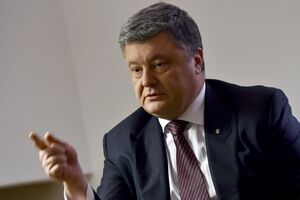 Порошенко: Россия использует огромную армию провокаторов и агентов в социальных сетях