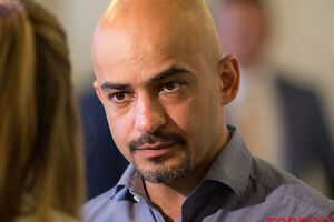 Найем: Адвокат Ангелин – небогатый человек, переселенец из Горловки, живет в Киеве с двумя детьми. Против него начали травлю