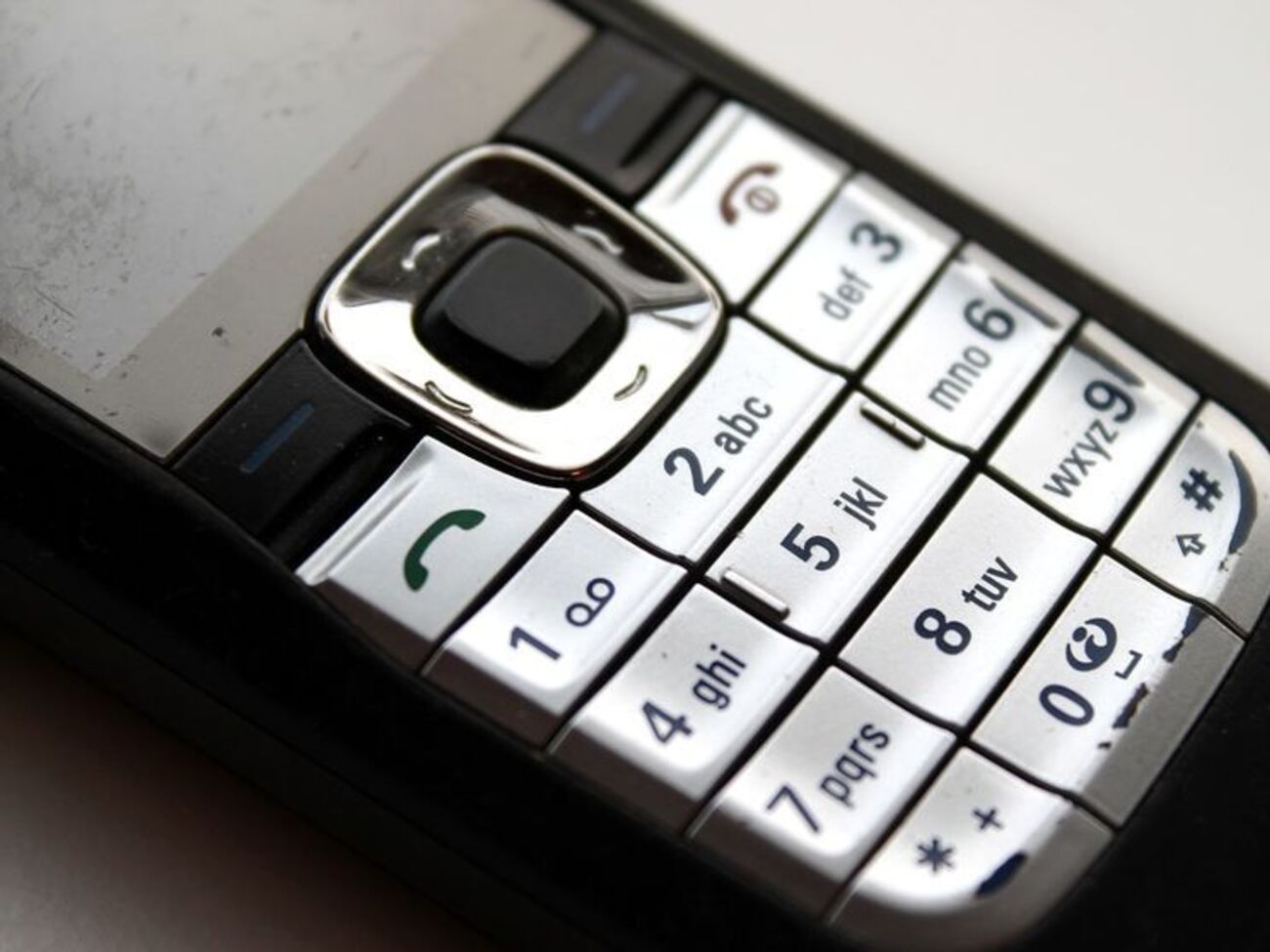 Сотрудники горячей линии владеют украинским языком