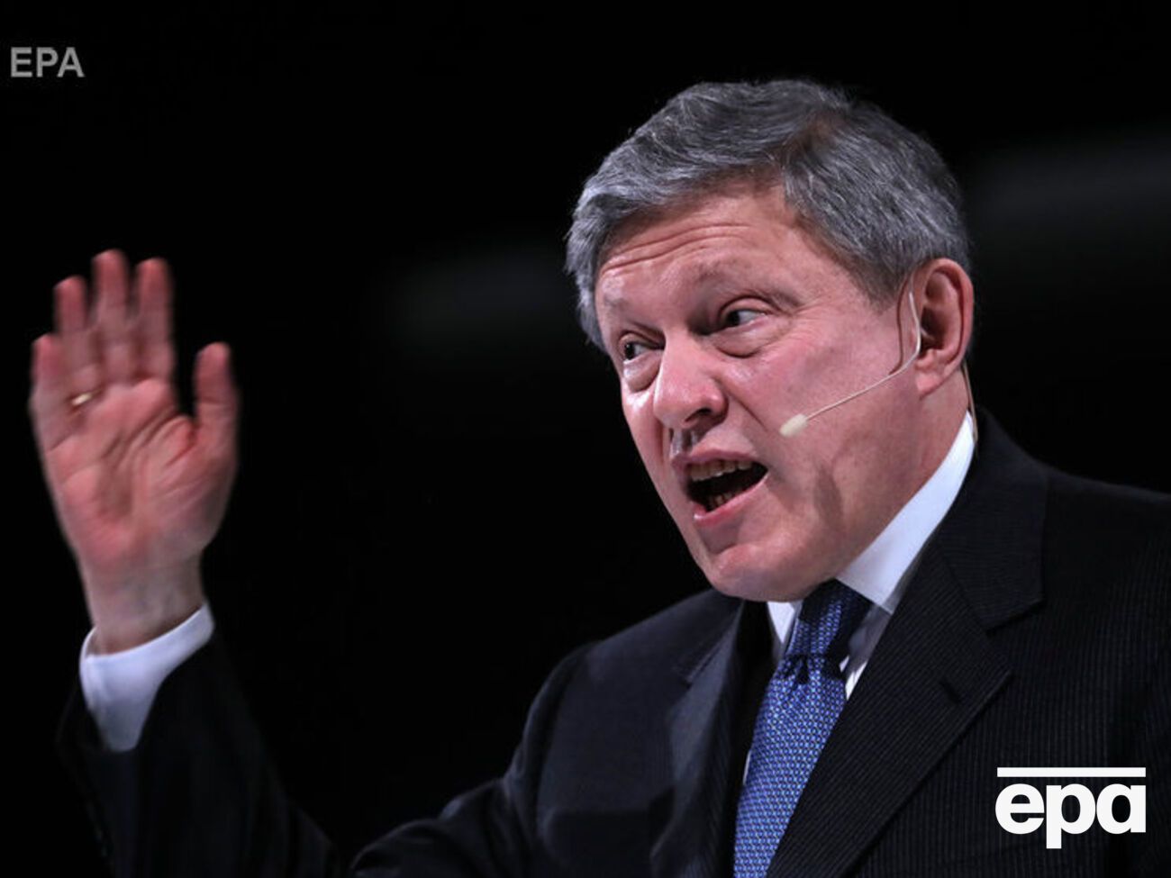 У Явлинского от резкого снижения самолета заложило уши