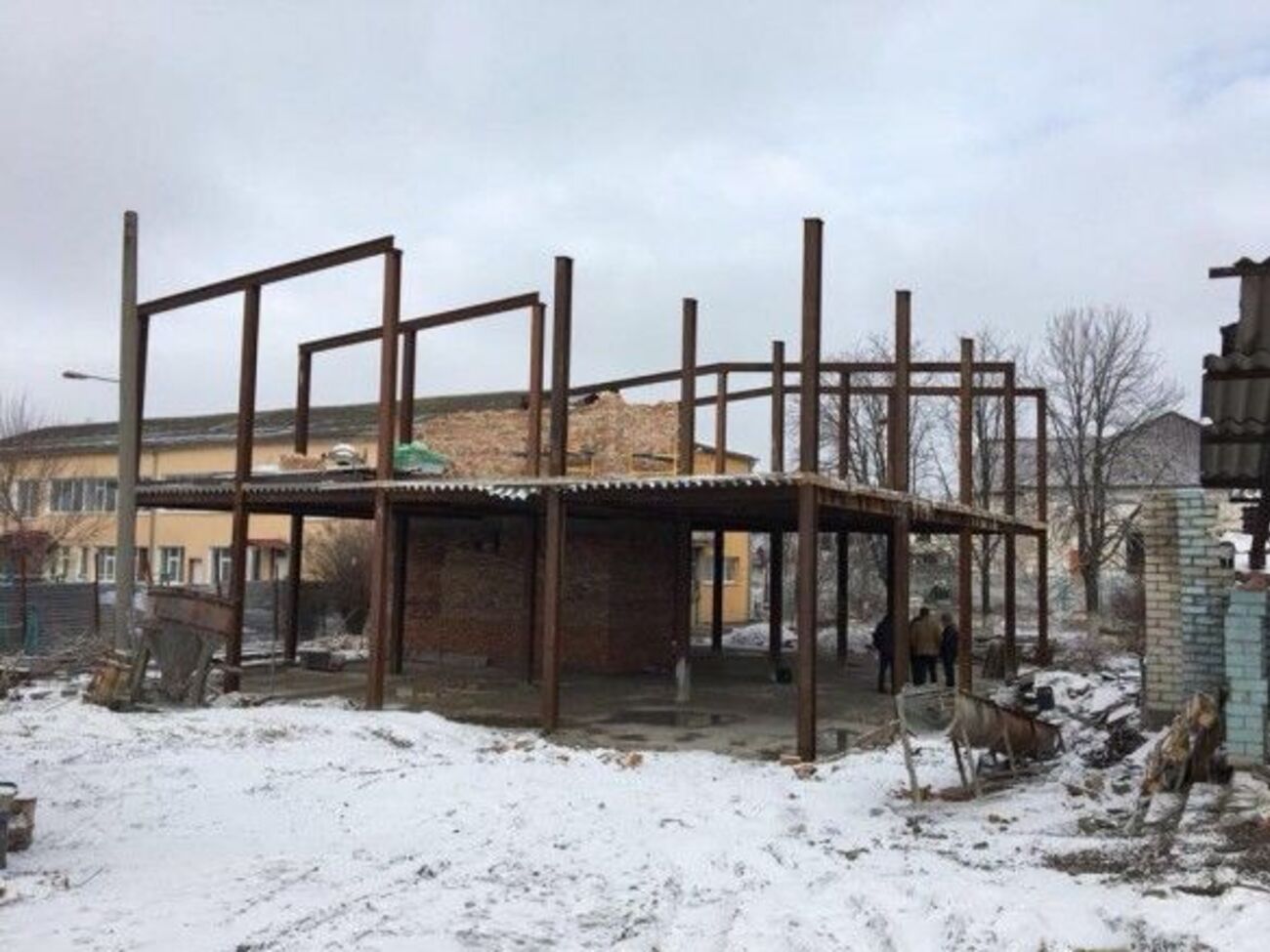 Запорізьких чиновників підозрюють у розкраданні коштів під час будівництва дитсадка на 140 місць (на фото)