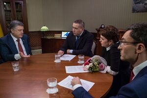Порошенко заявив, що буде порушувати проблему будівництва "Північного потоку – 2" в Німеччині