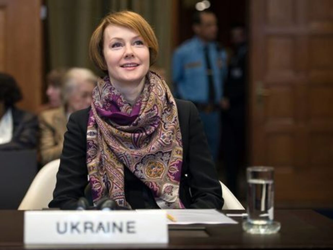 Зеркаль зазначила, що МЗС доручило своїм місіям знайти активи російського газового монополіста