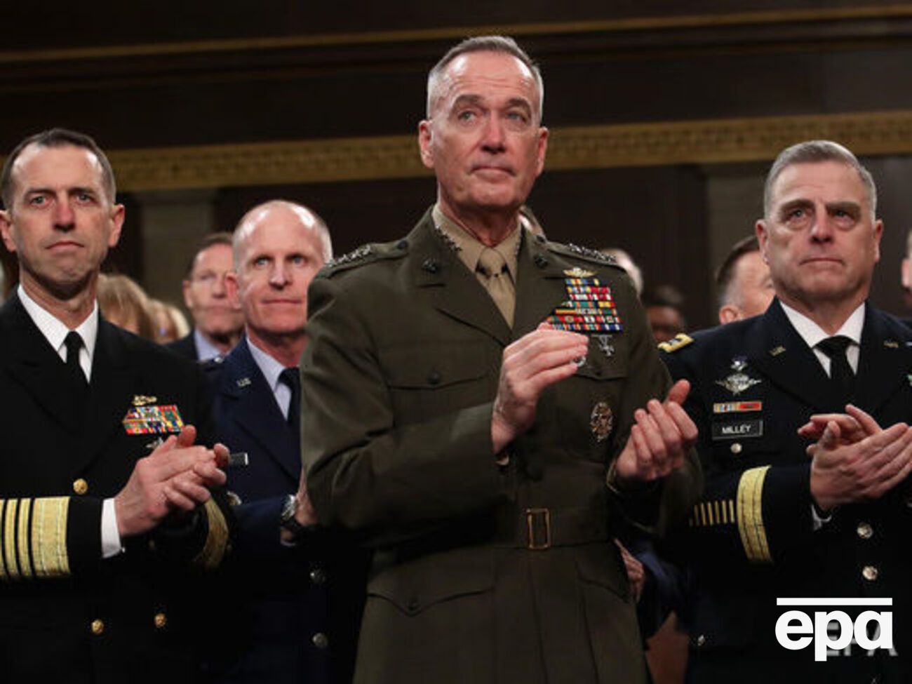 Неллес (в центре) рассказал о крупнейших учениях, которые НАТО планирует провести в Европе