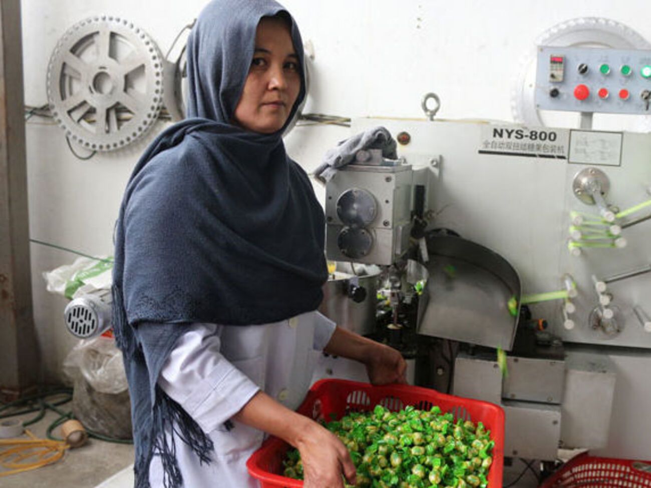 Уровень занятости среди женщин составляет 48,5%