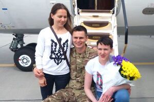 Мезенцев був помічником Надії Савченко (праворуч)