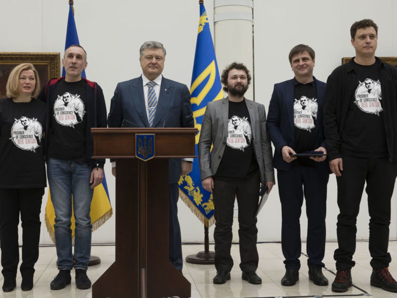 На церемонии вручения Шевченковской премии провели флешмоб в поддержку Сенцова