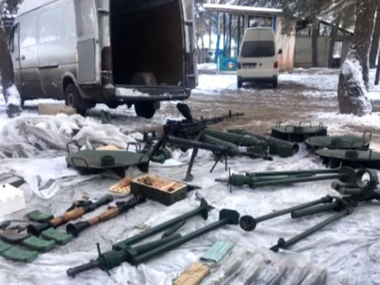 За даними СБУ, у листопаді 2017 року Рубан завіз з окупованого Донбасу велику партію засобів ураження