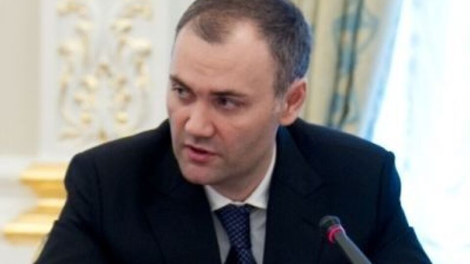 Колобов получил вид на жительство в Испании