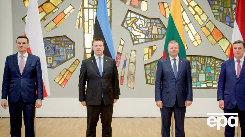 Моравецький (ліворуч) зустрівся з колегами з країн Балтії
