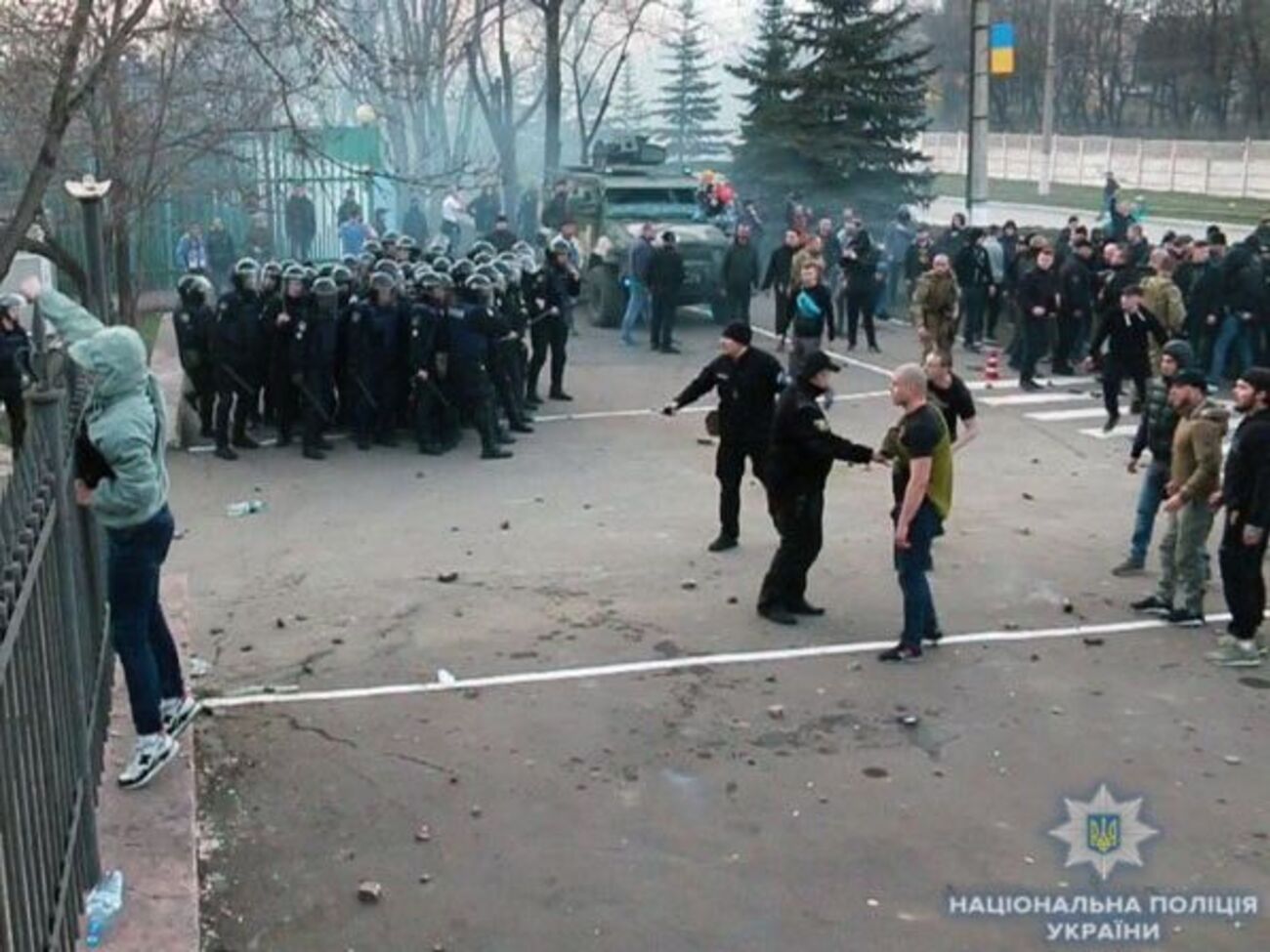 В Мариуполе фанаты подрались с полицией