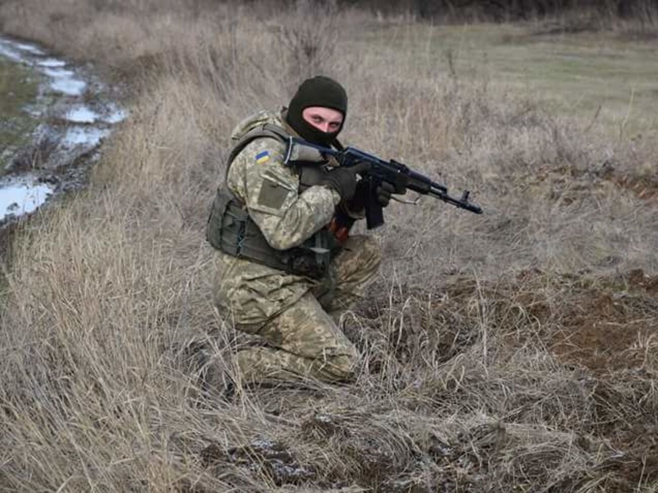 Українських військових обстрілювали на донецькому та луганському напрямках