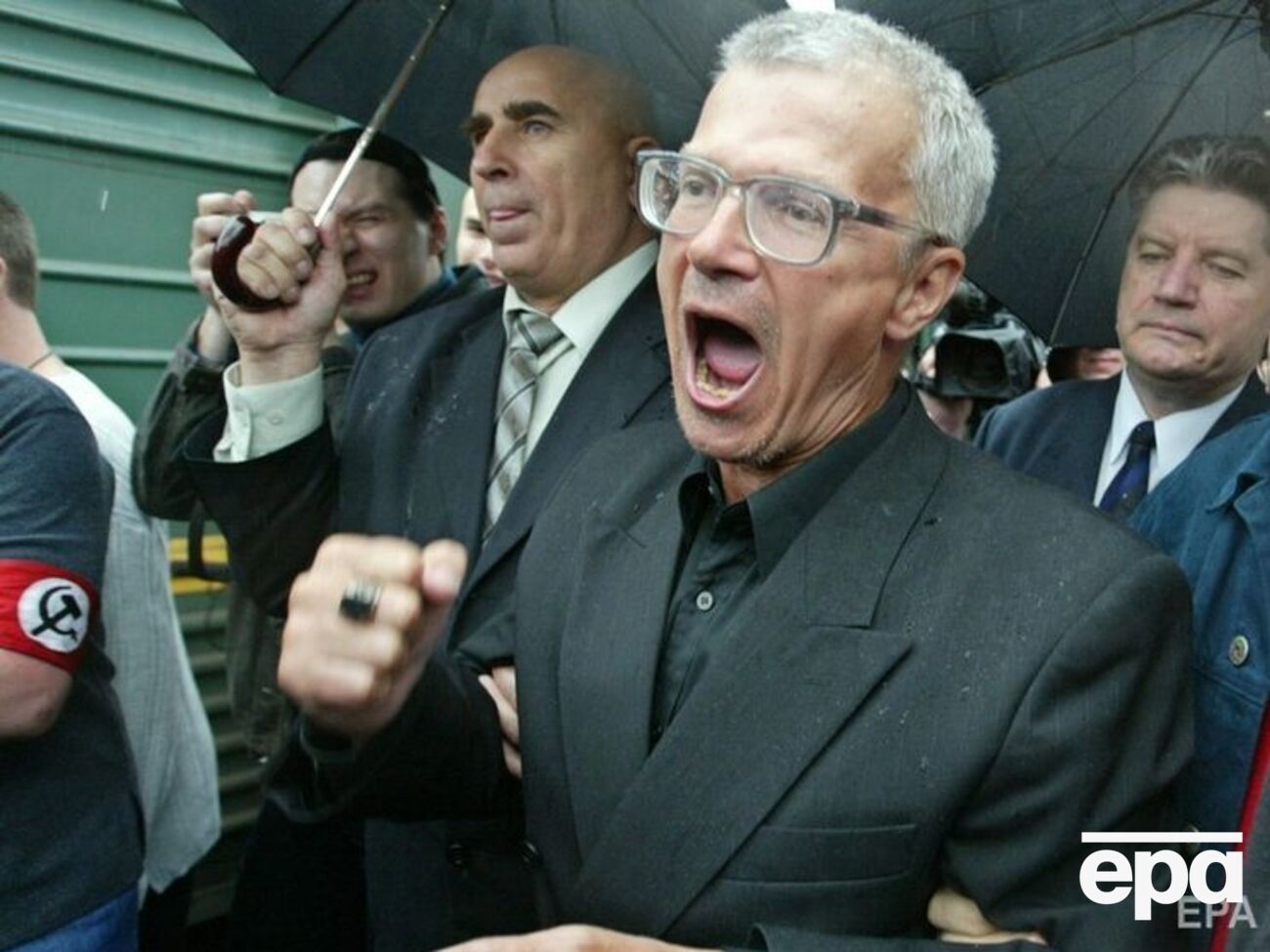 Лимонов: Весь романтический ореол вокруг олигархов надут искусственно