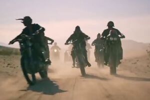 Действие фильма происходит в далеком будущем