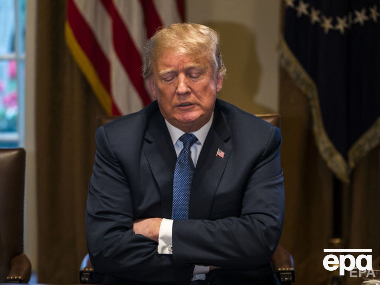 Трамп залишиться в США, щоб "контролювати американську відповідь Сирії"