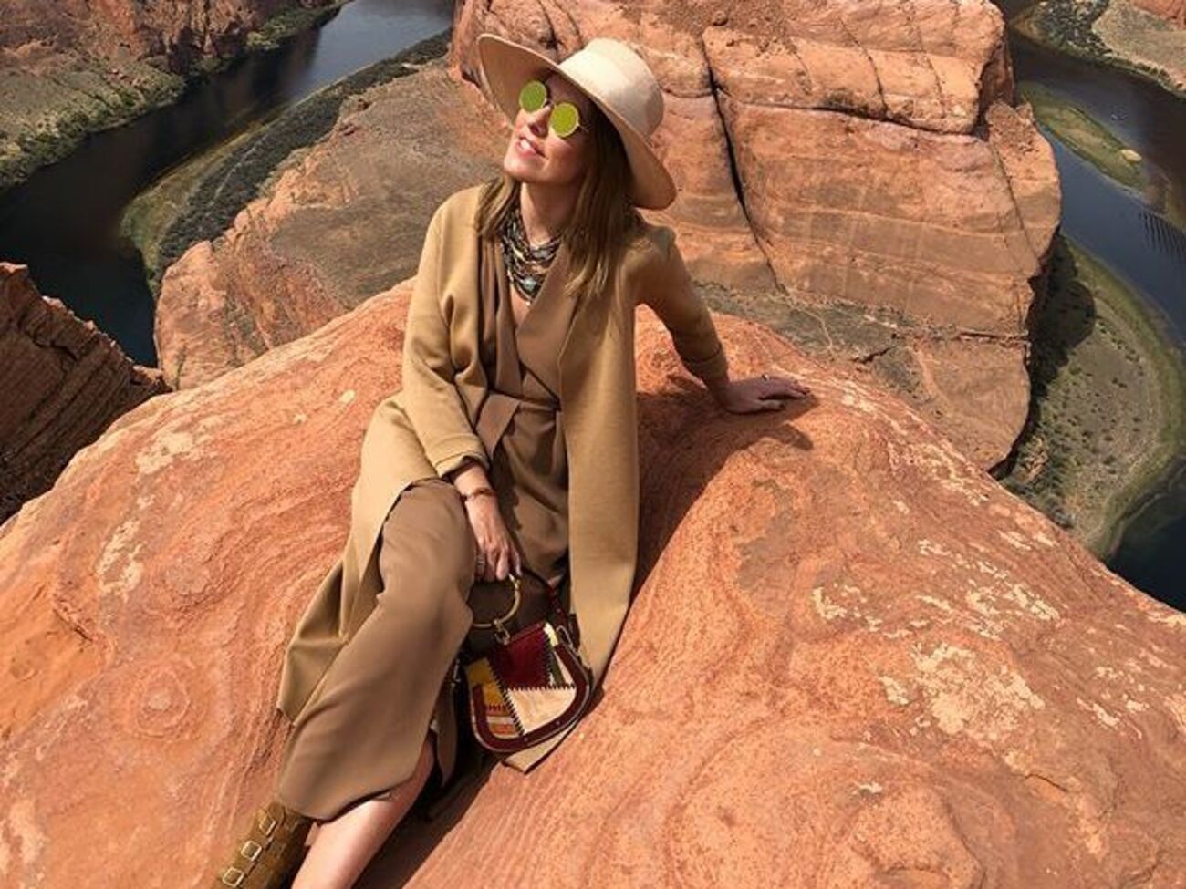 Собчак: Злитися обличчям зі шпалерами Аризони в нас вийшло. Забарикадуватися від хроноса, космосу, еросу, раси, вірусу &ndash; поки ні