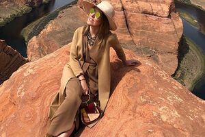 Собчак: Злитися обличчям зі шпалерами Аризони в нас вийшло. Забарикадуватися від хроноса, космосу, еросу, раси, вірусу – поки ні