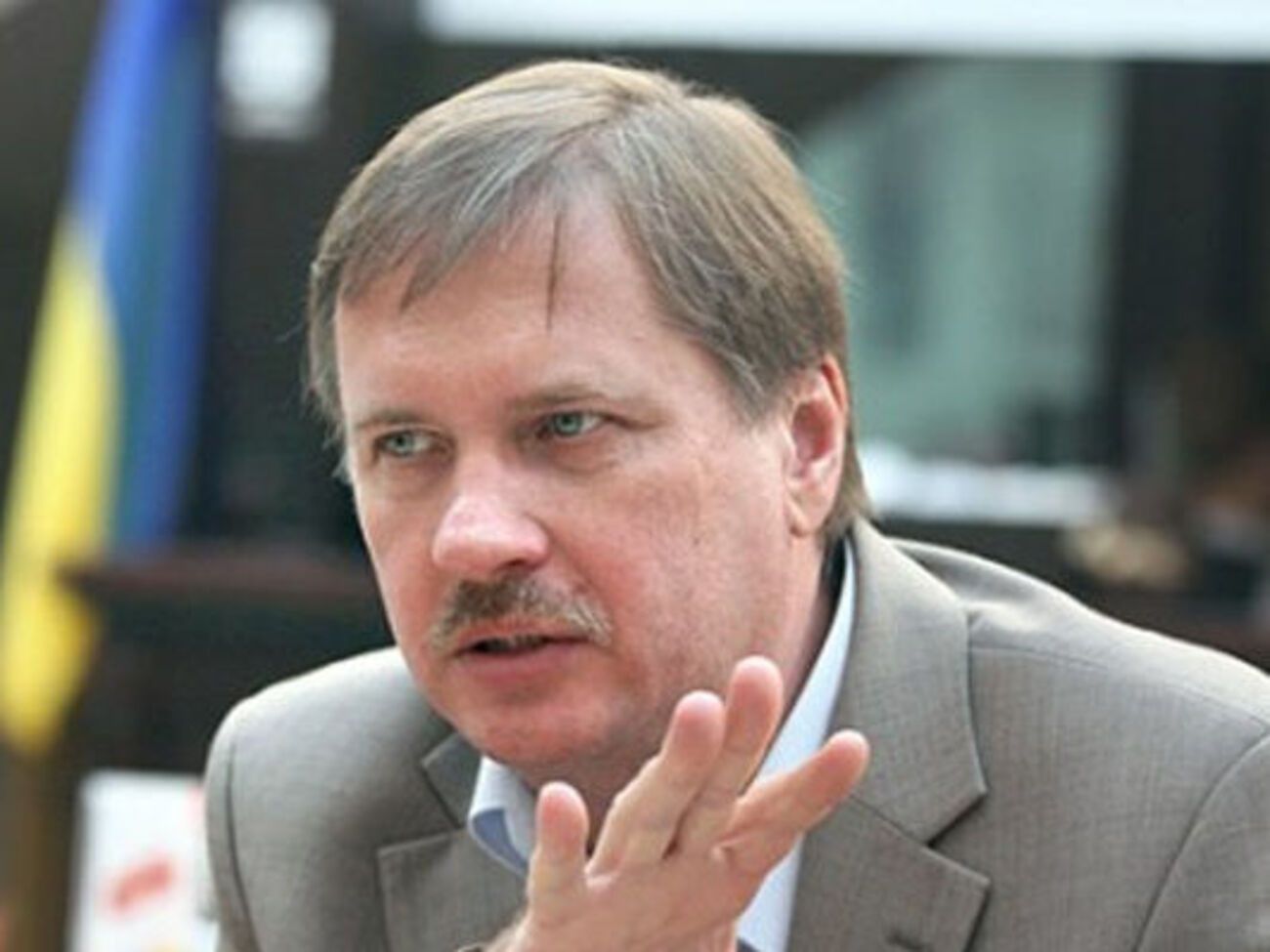 Пам'ятаєте попередні фінансові кризи в Росії? Гривня синхронно з рублем починала падати. А зараз? Рубль падає, а гривня зміцнюється