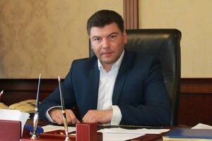 6 квітня Омелян повідомив, що вніс подання в Кабмін на звільнення Ноняка ще два тижні тому