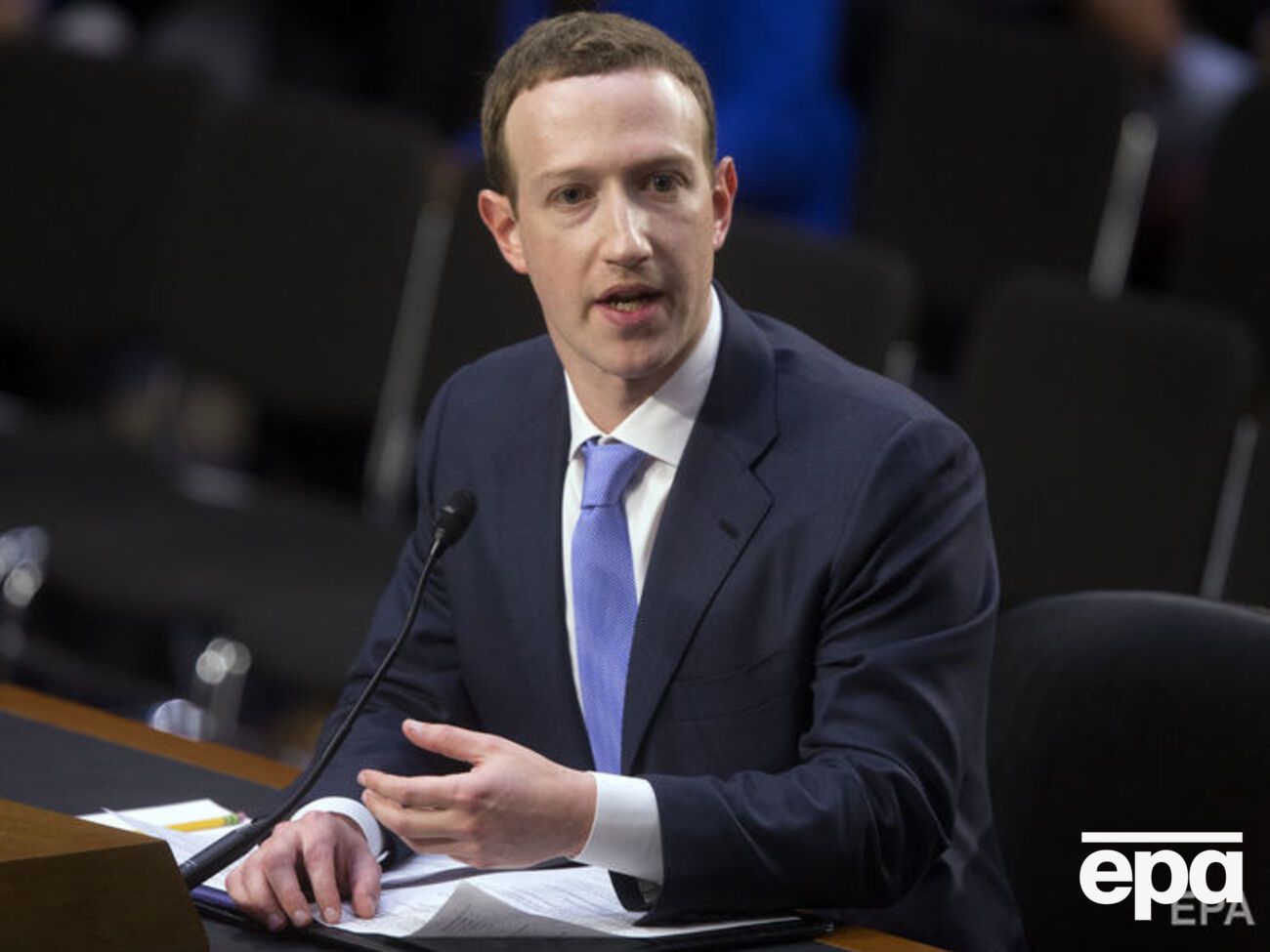 Цукерберг второй день подряд участвует в слушаниях в Конгрессе США