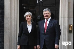 Мей і Порошенко поспілкувалися телефоном