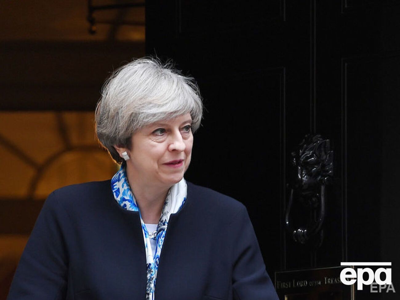 Мэй проведет экстренное заседание правительства