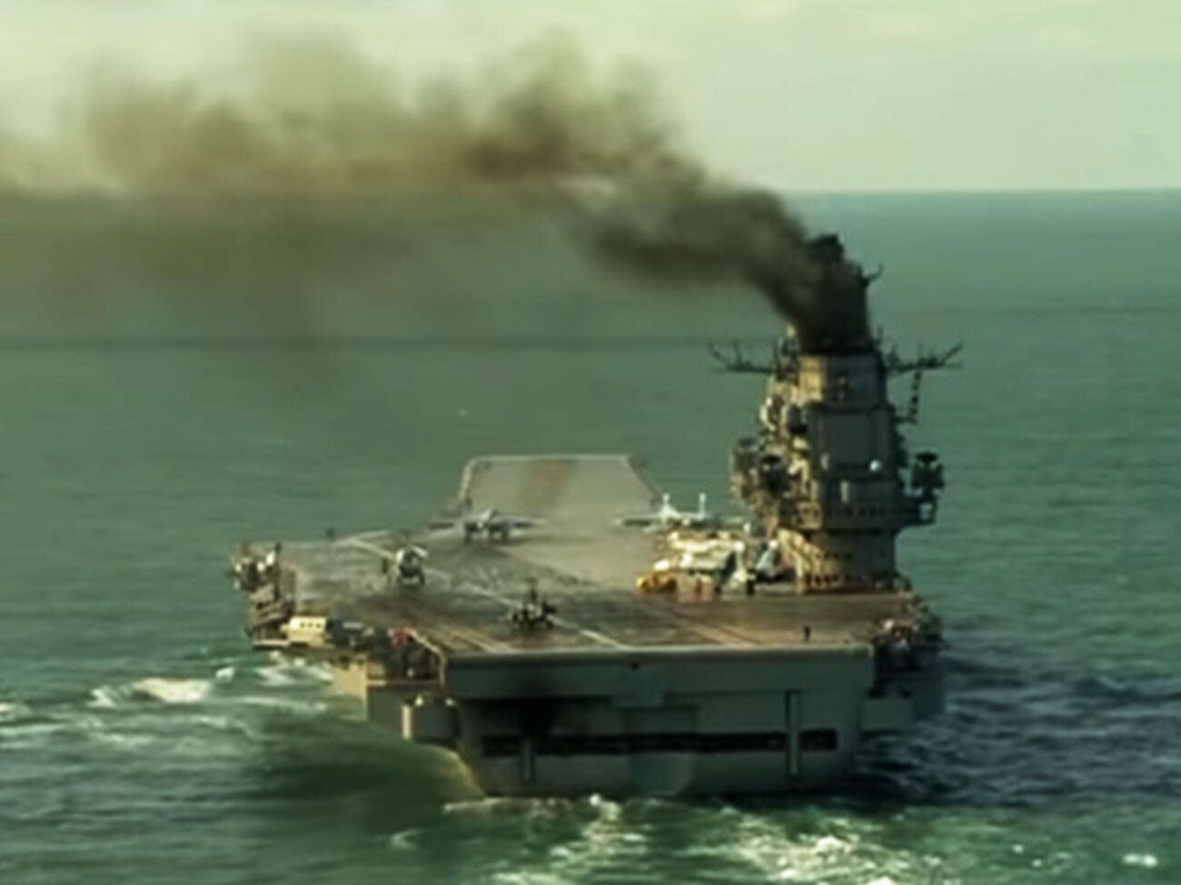 На початку листопада 2016 року важкий авіаносний крейсер "Адмірал Кузнєцов" на чолі групи ВМФ Росії увійшов в акваторію Середземного моря і попрямував до берегів Сирії. З авіаносця постійно валив чорний дим. Це викликало купу жартів у соцмережах